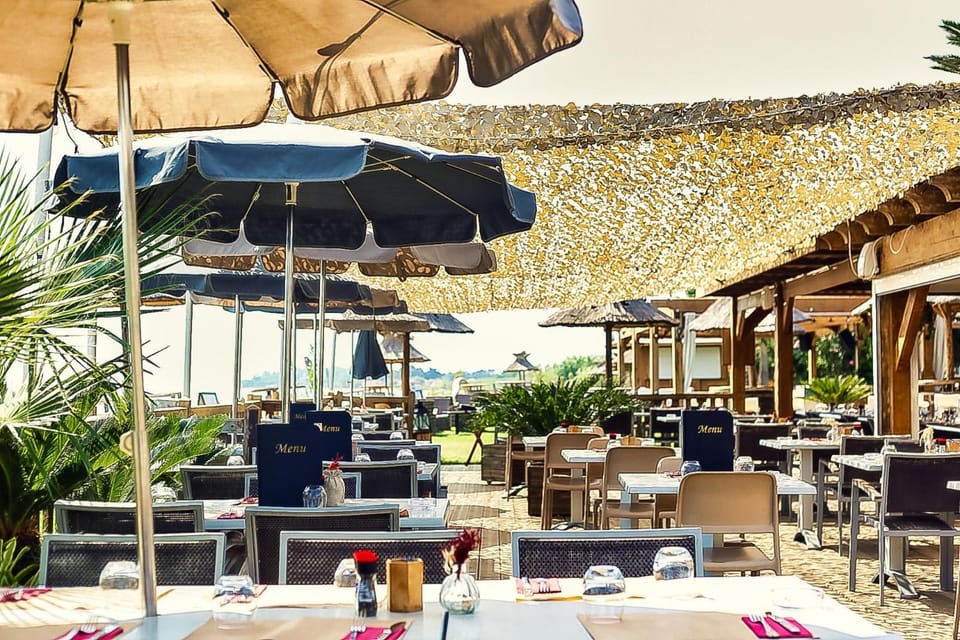 Restaurant/places to eat, Balcony/Terrace