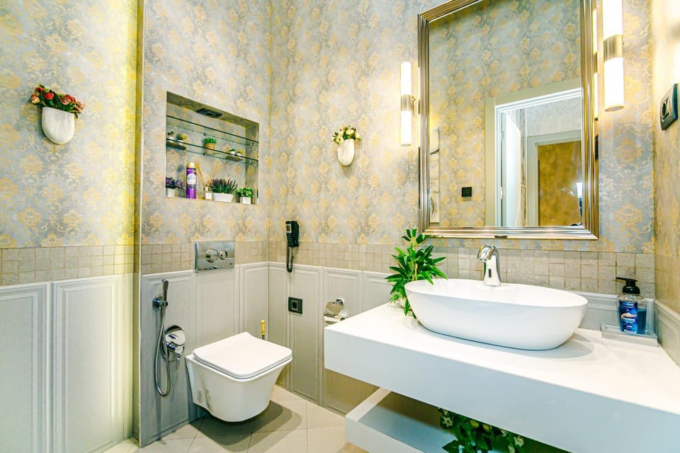 Shower, Toilet, bidet, towels