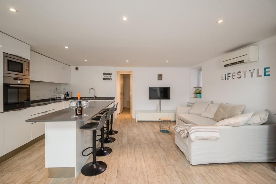 Living room, kitchen