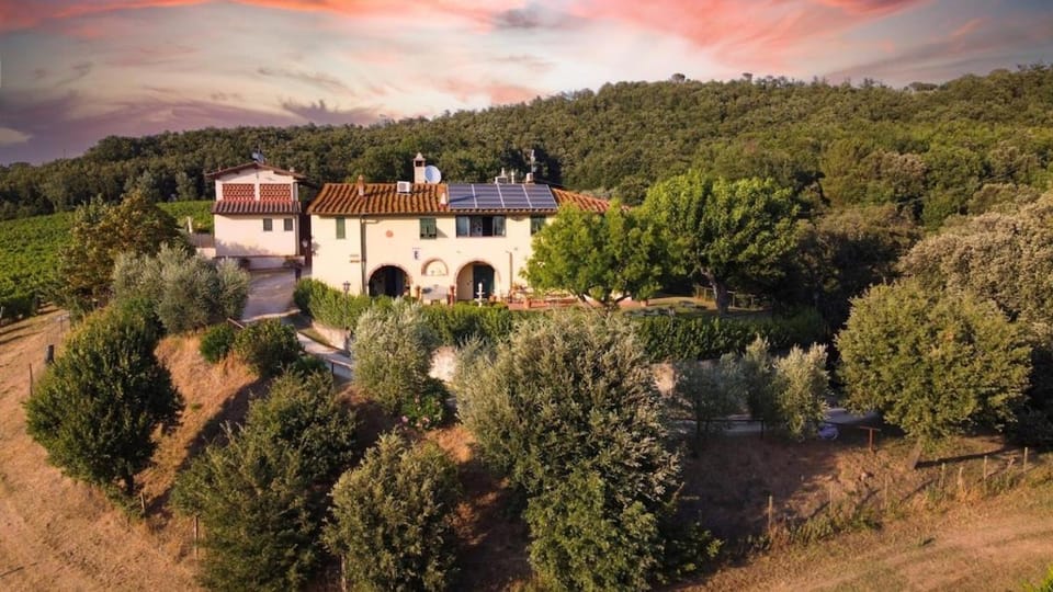 Property building, Day, Natural landscape, Bird's eye view, Landmark view, Mountain view