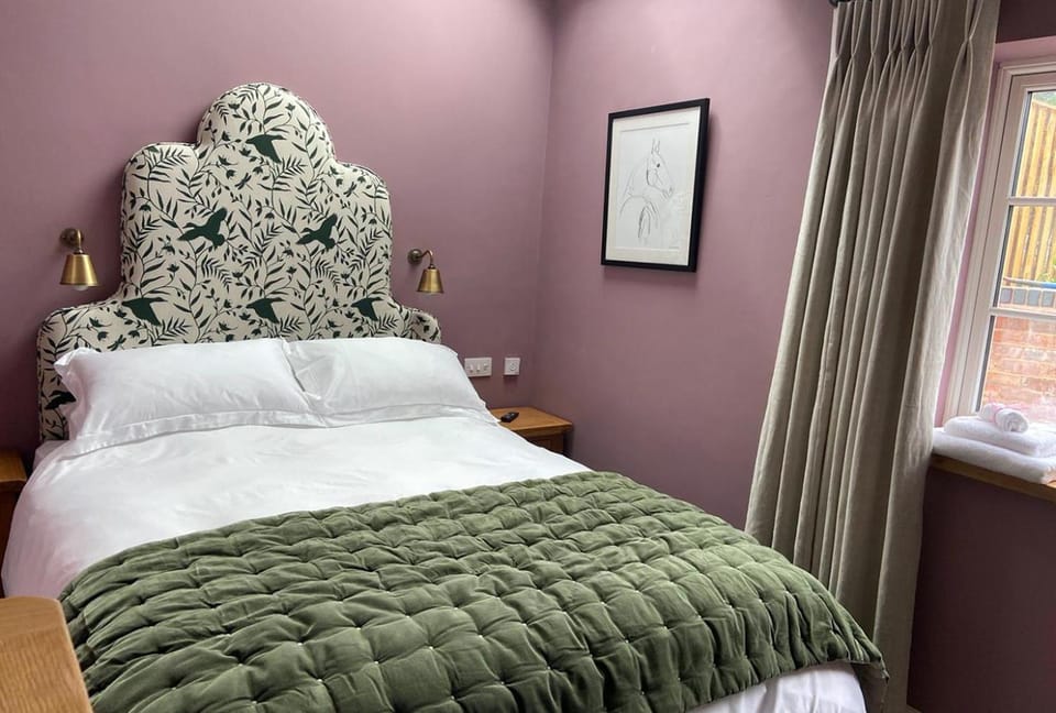 Photo of the whole room, Decorative detail, Bedroom