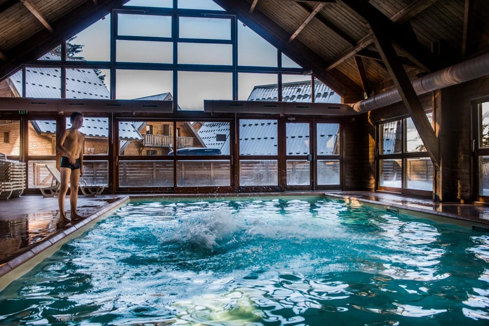 Pool view, Swimming pool