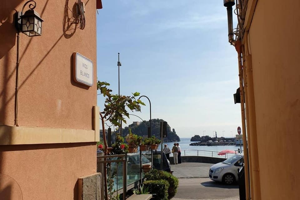 Facade/entrance, Neighbourhood, Street view