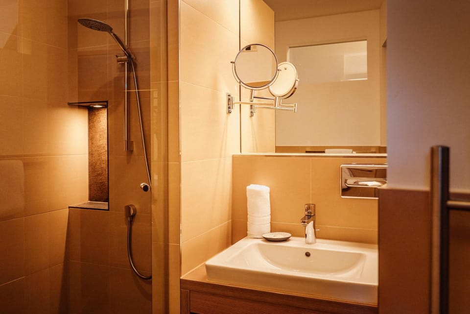 Shower, Bathroom, towels