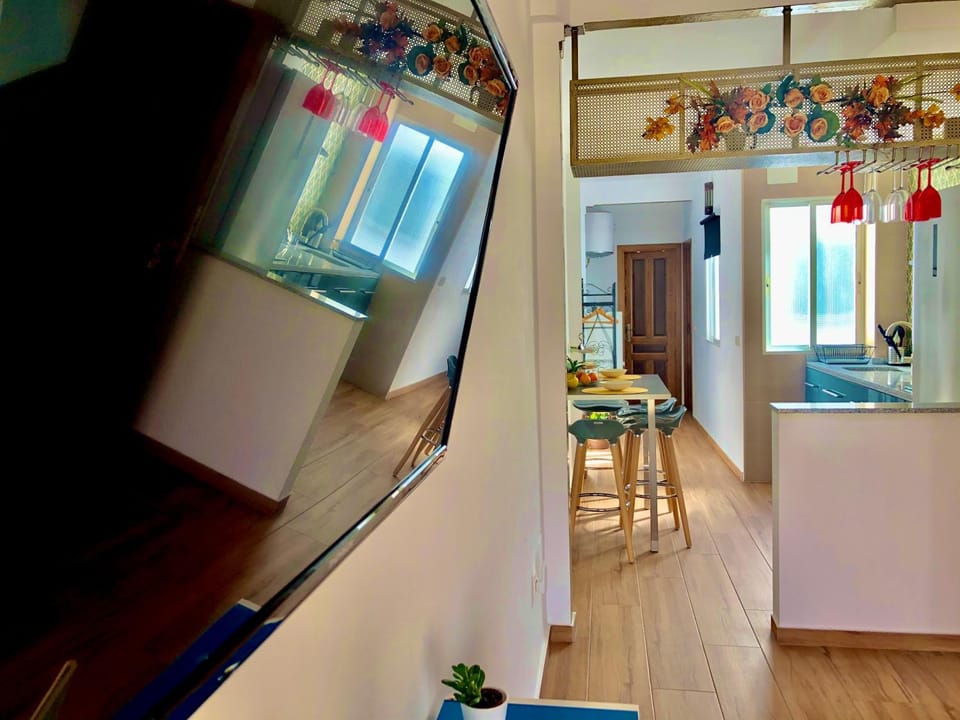 TV and multimedia, Kitchen or kitchenette, Seating area, Dining area