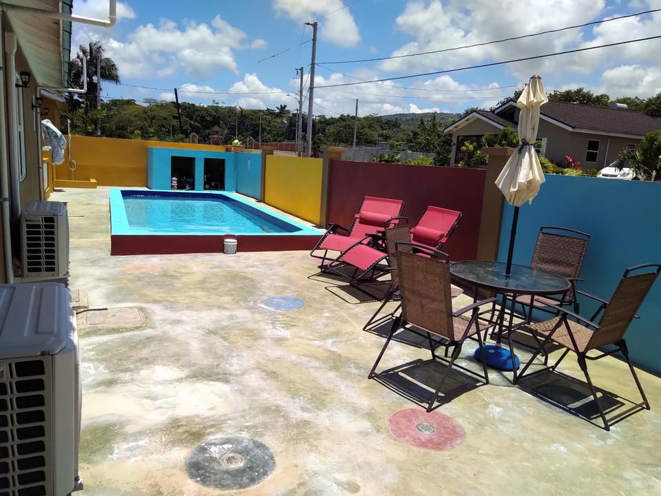 PARADISE VILLa SLEEP 6 PRIVATE POOL Villa in St. Ann Parish