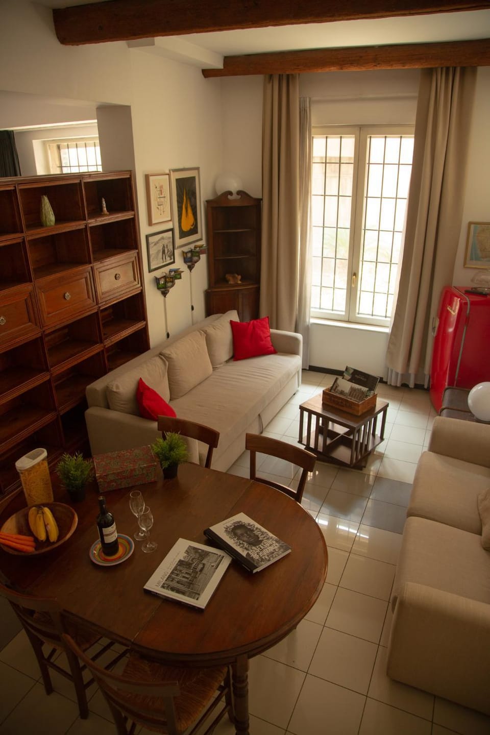Seating area, Dining area