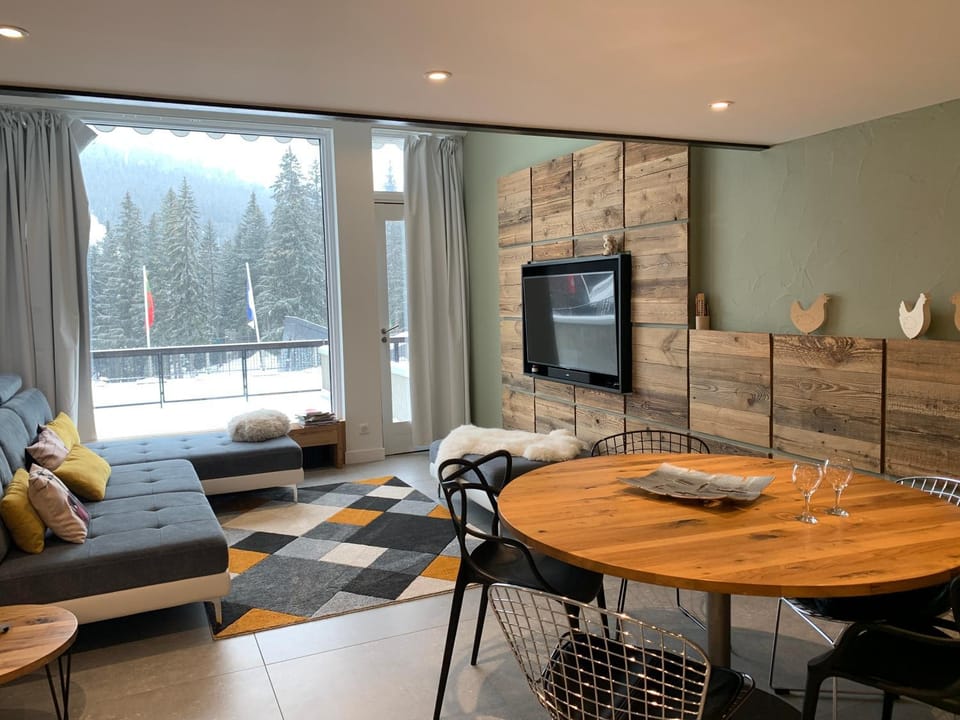 Flaine Forum L1 Cassiopée Mezzanine & Terrasse Apartment in Arâches-la-Frasse