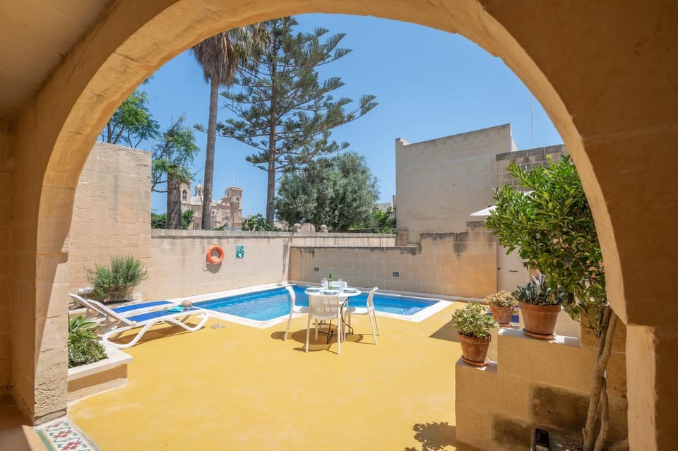 Garden, Pool view, Swimming pool, sunbed
