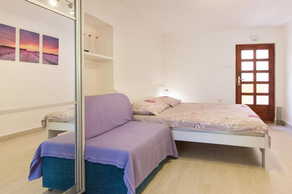 Bed, Photo of the whole room, Bedroom, bunk bed