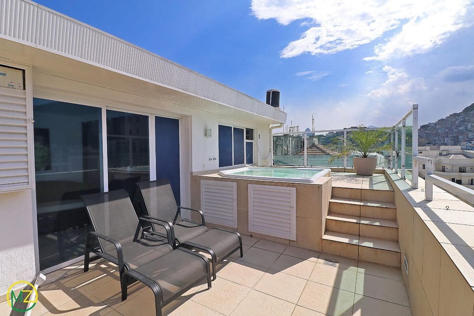 Amazing duplex penthouse with jacuzzi and sea view Apartment in Rio de Janeiro