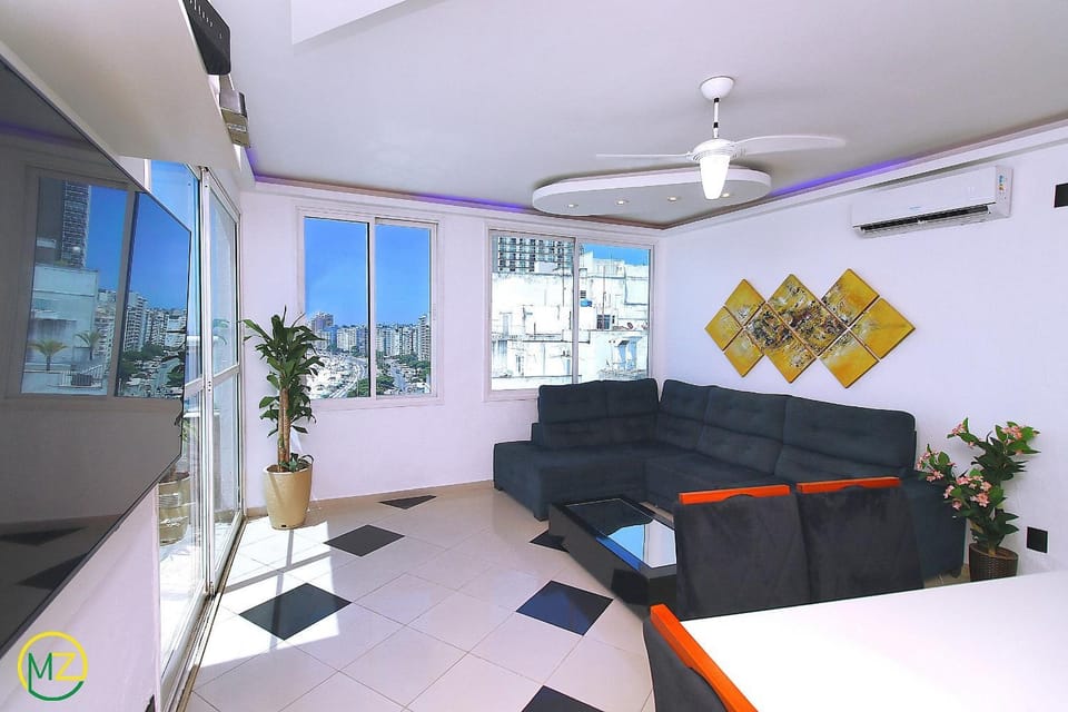 Amazing penthouse with jacuzzi & frontal sea view Apartment in Rio de Janeiro