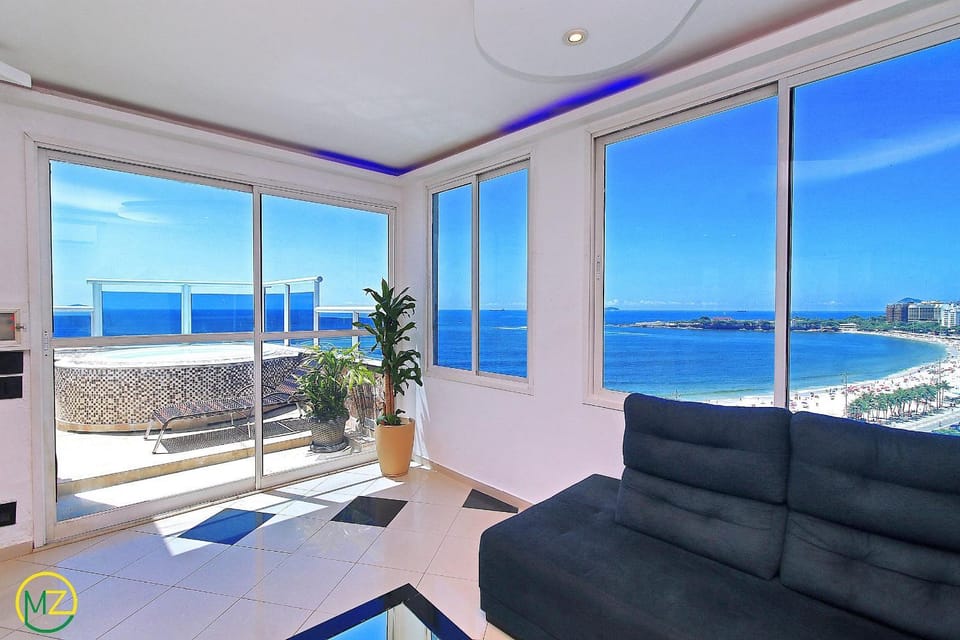 Amazing penthouse with jacuzzi & frontal sea view Apartment in Rio de Janeiro
