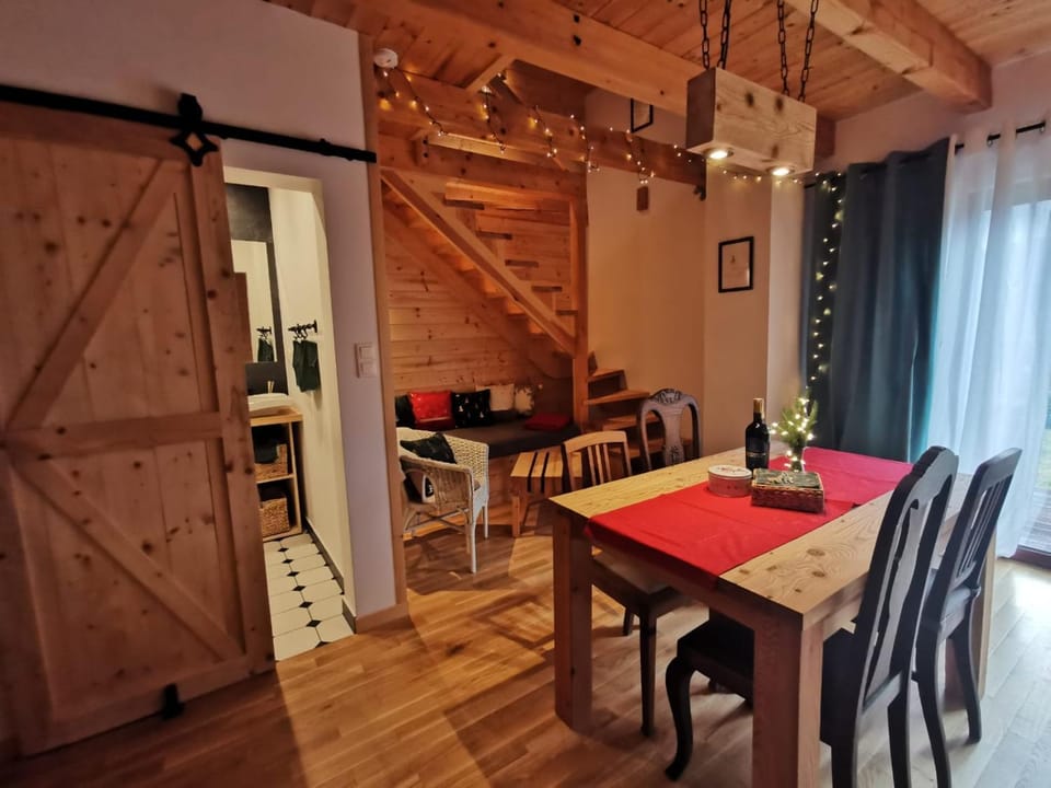 Apartament Zielone Okiennice Apartment in Lower Silesian Voivodeship