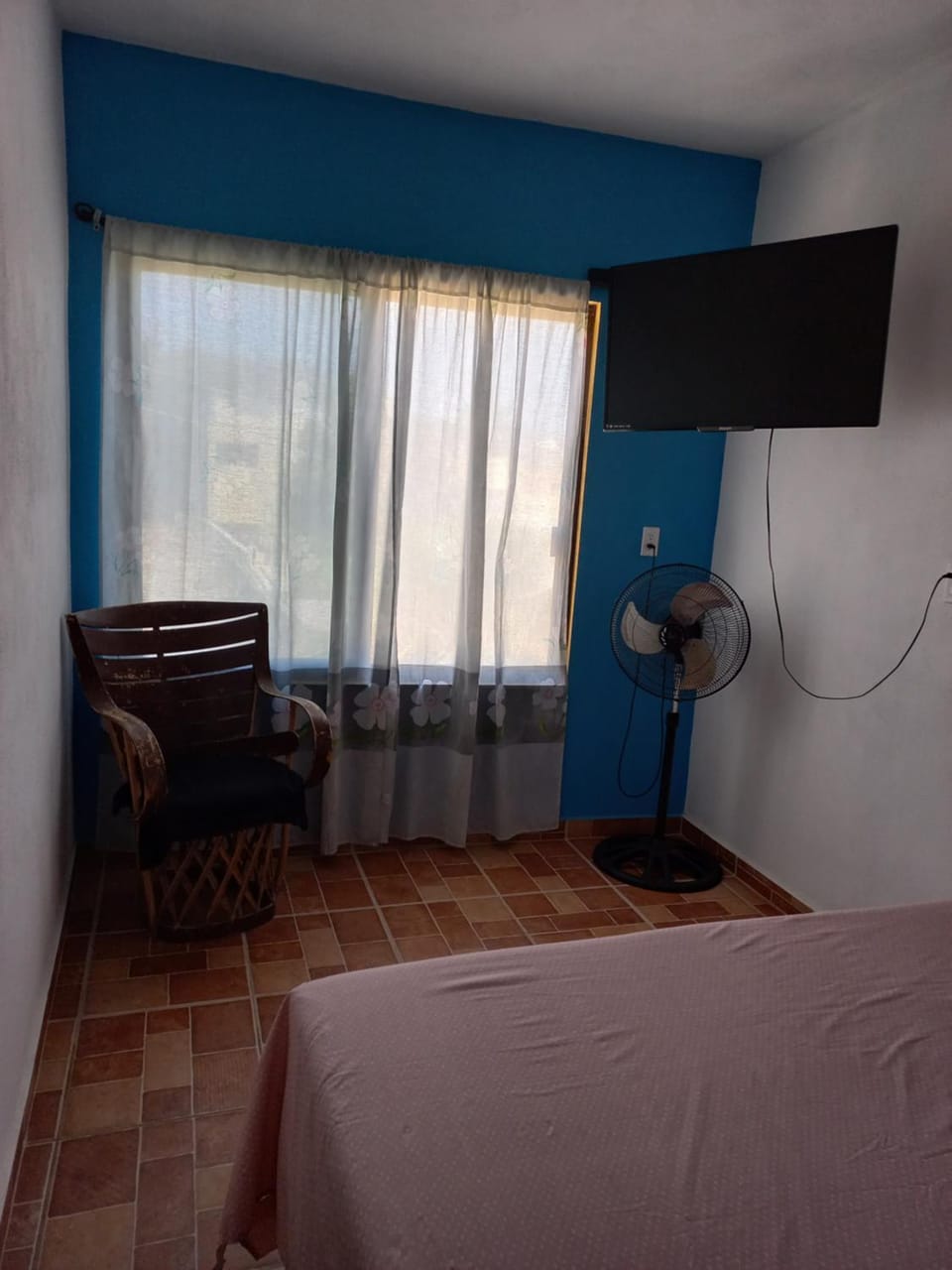 Bed, TV and multimedia, Photo of the whole room, Bedroom, air conditioner