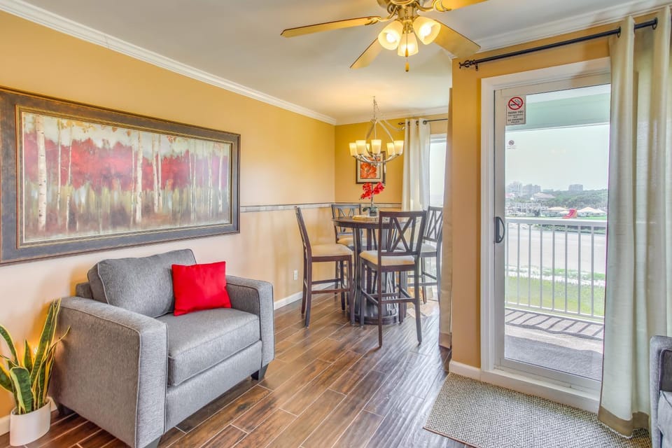 Ocean Views & Amenities: Sands Beach Club Condo! House in Myrtle Beach