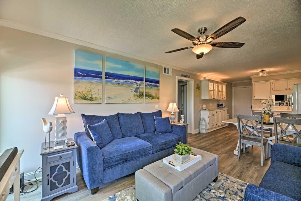 Walk to Beach: Ocean-View Atlantic Beach Condo! House in Atlantic Beach