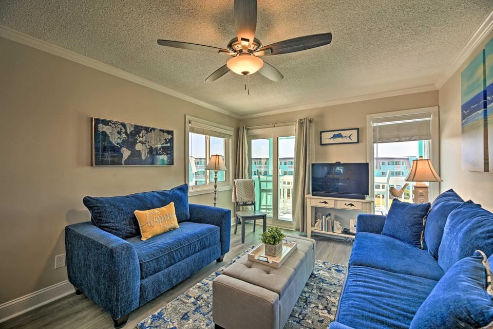 Walk to Beach: Ocean-View Atlantic Beach Condo! House in Atlantic Beach