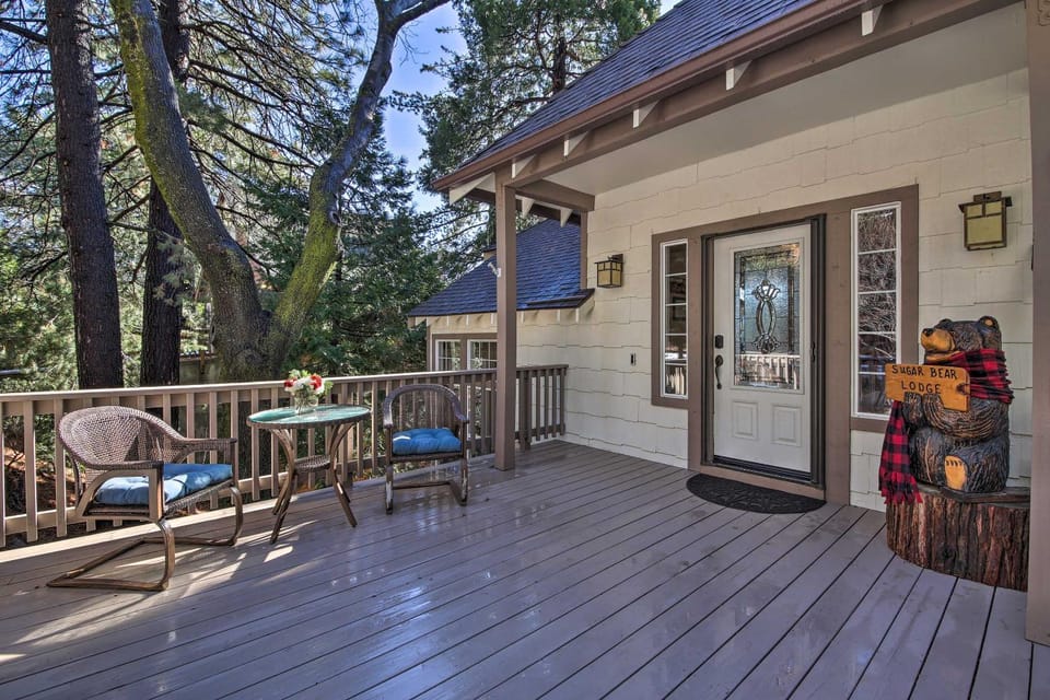 Sugar Bear Lodge with Game Room - 5 Mi to Village! House in Southern California