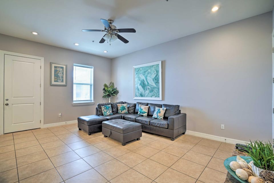 Updated Fiesta Isles Condo w/ Bay Views & Pool! House in South Padre Island