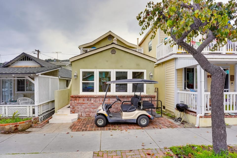 Steps to Beach & Bites: Catalina Island Retreat! House in Avalon