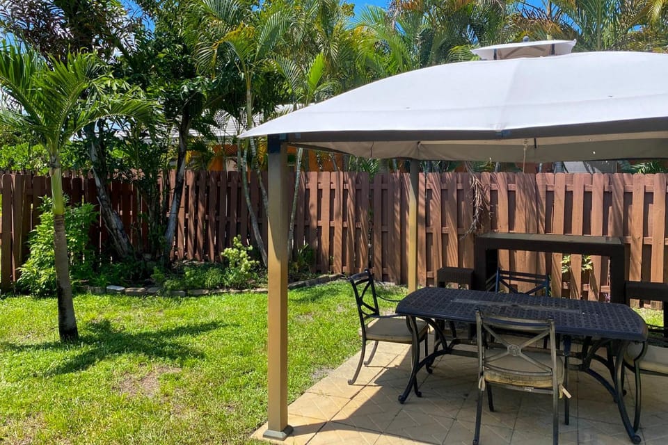 Sunny Pompano Beach Escape Near Golf & Dining! House in Pompano Beach