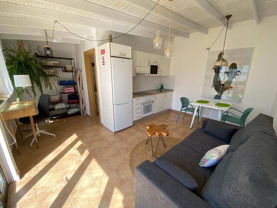 Living room, Seating area, Dining area, kitchen