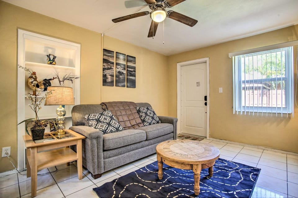 1 Mi to Oceanfront Fun: Pompano Beach Retreat! House in Pompano Beach