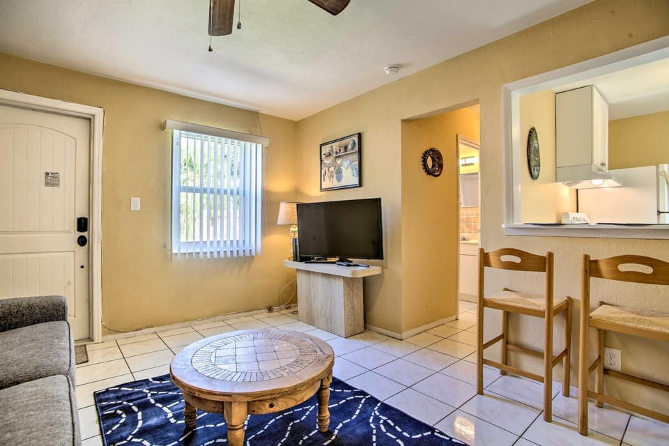 1 Mi to Oceanfront Fun: Pompano Beach Retreat! House in Pompano Beach