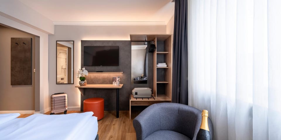 Bed, Photo of the whole room