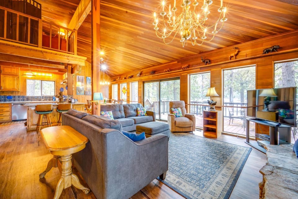 Waterfront Truckee Cabin on Donner Lake! Cabin in Donner Lake