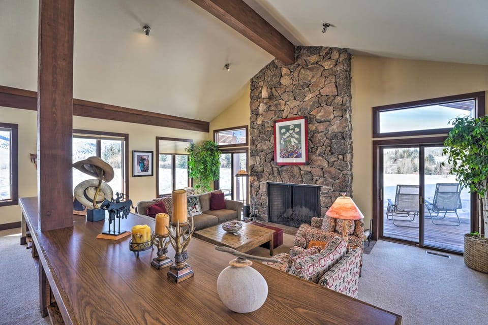Unique Mountain Escape w/ 2 Decks < 2 Mi to Skiing House in Sun Valley