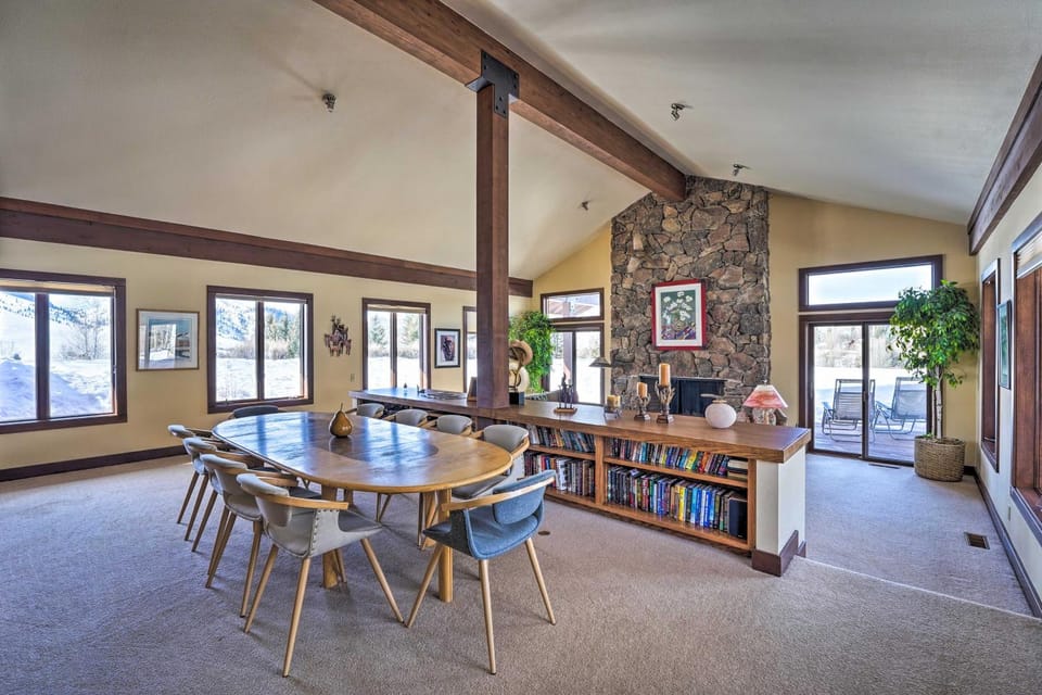 Unique Mountain Escape w/ 2 Decks < 2 Mi to Skiing House in Sun Valley