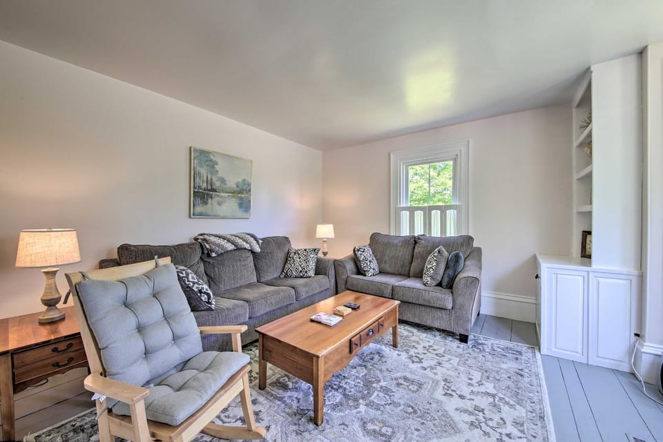 Near Lakes, Bay & Trails! Historic Waldoboro Gem House in Waldoboro