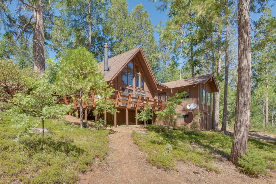 6 Mi to Yosemite Nat'l Park: 14-Acre Retreat! House in Tuolumne County