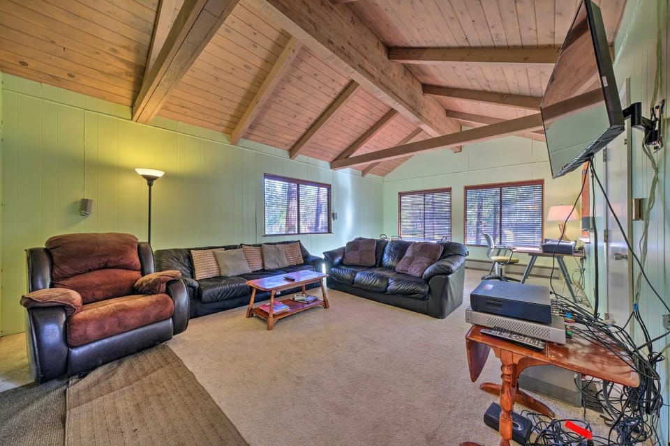 6 Mi to Yosemite Nat'l Park: 14-Acre Retreat! House in Tuolumne County