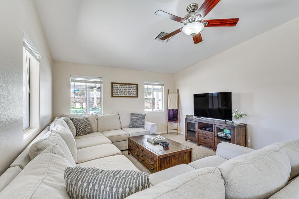 Lake Havasu Desert Oasis: Pool, Spa & RV Garage House in Lake Havasu City