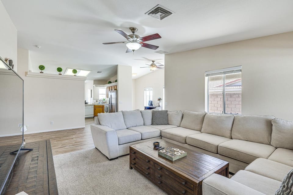 Lake Havasu Desert Oasis: Pool, Spa & RV Garage House in Lake Havasu City