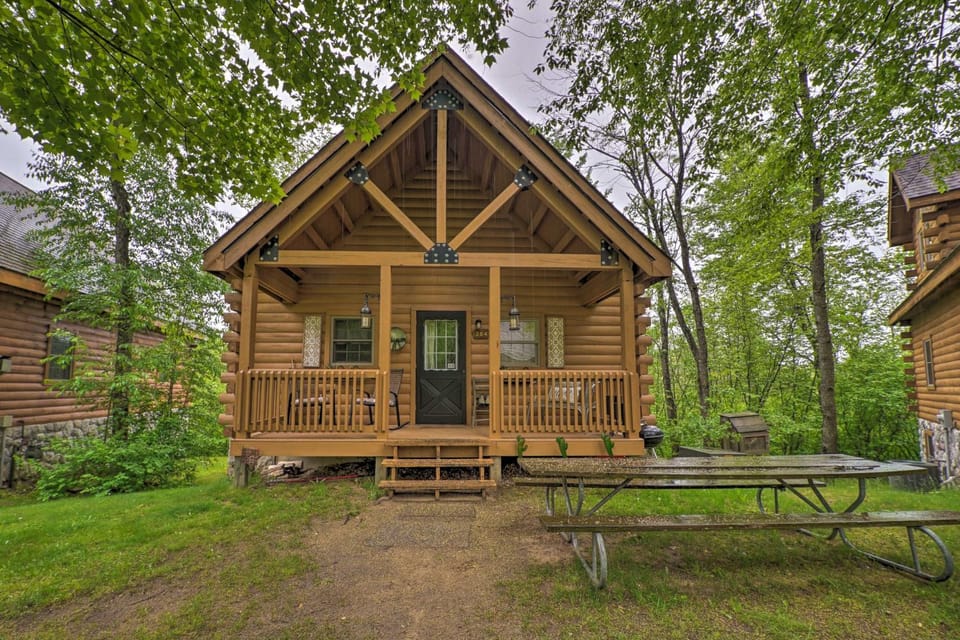 Cozy Retreat w/ Porch & Double JJ Resort Access! House in Wisconsin