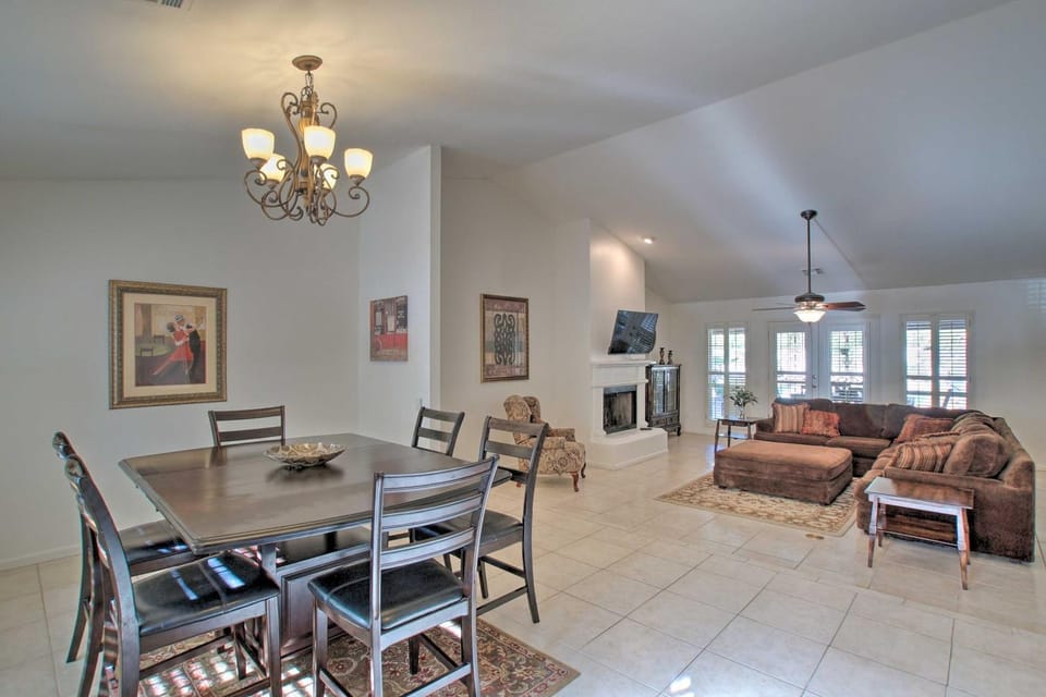 Game Room, Fire Pit & Putting Green: Glendale Home House in Phoenix