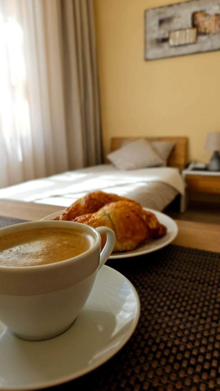 Bed, Food close-up, View (from property/room), Food and drinks, Bedroom, Breakfast