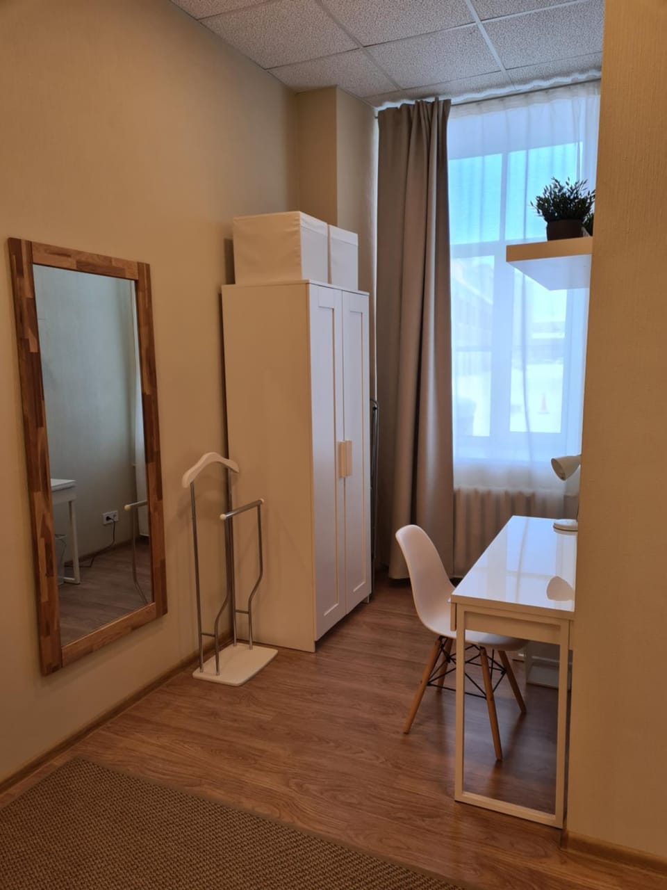 Bedroom, Facility for disabled guests, wardrobe