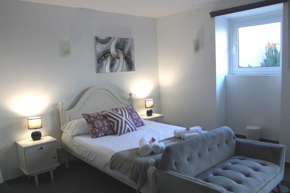 Living room, Dining area, Bedroom