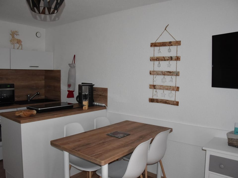 Joli studio proche centre, 4 pers, balcon - FR-1-464-173 Apartment in Pralognan-la-Vanoise