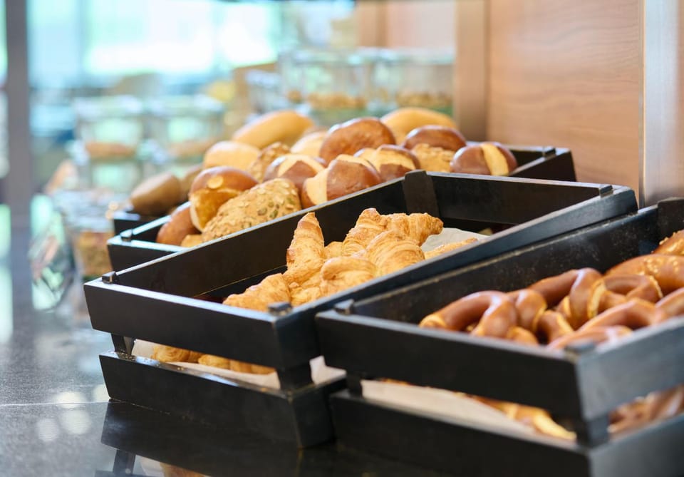 Restaurant/places to eat, Meals, Breakfast