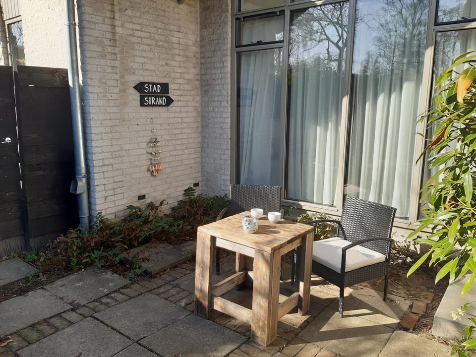 Patio, Facade/entrance, Balcony/Terrace