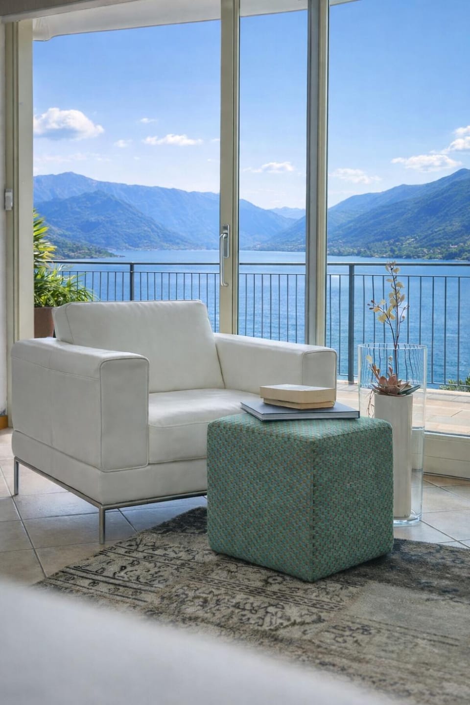 Natural landscape, Balcony/Terrace, Living room, Seating area