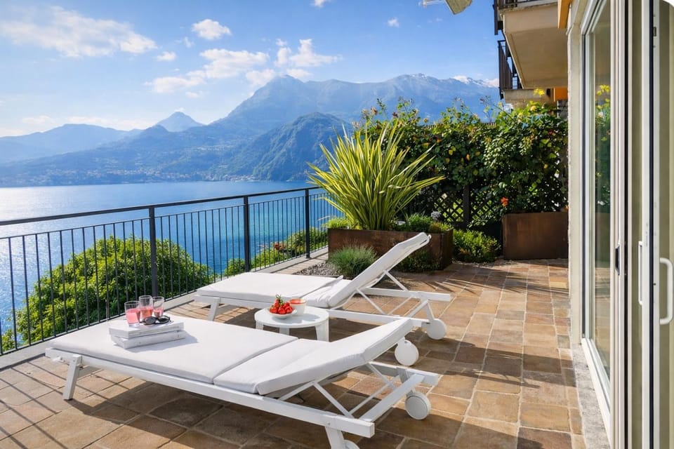 View (from property/room), Lake view, sunbed