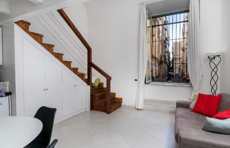 Santi Apostoli House Apartment in Naples