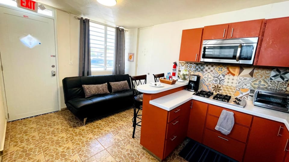 Kitchen or kitchenette, Seating area